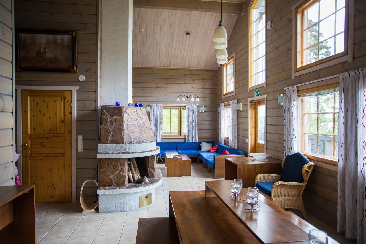 Kuus-Hukkala Hotel Harkala  Exterior foto